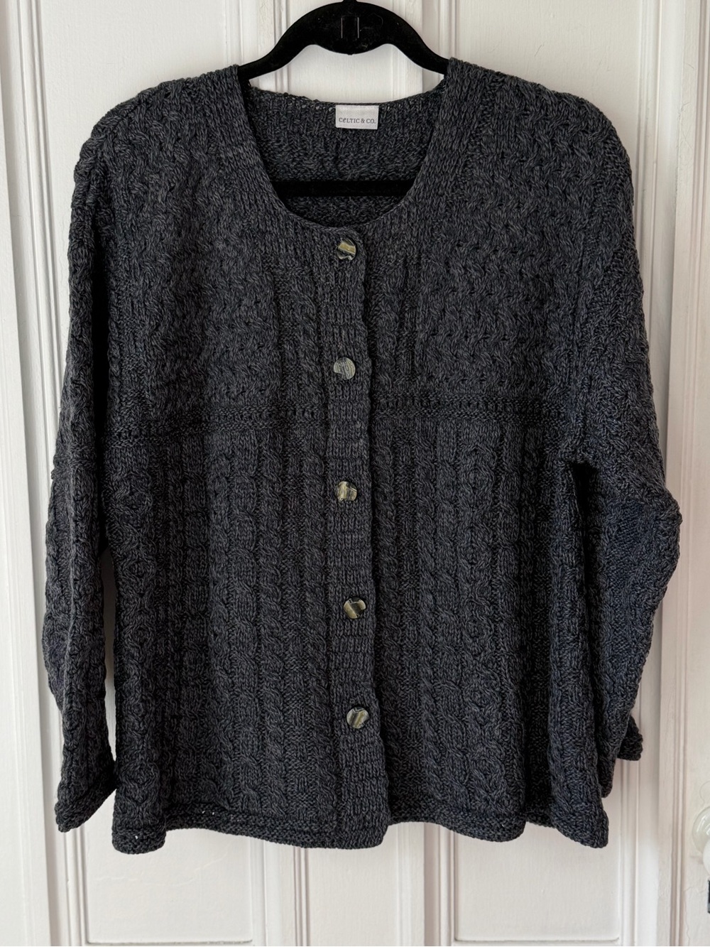 Women’s Celtic & Co. Charcoal Grey Cable-knit
Button Front Cardigan Size Large